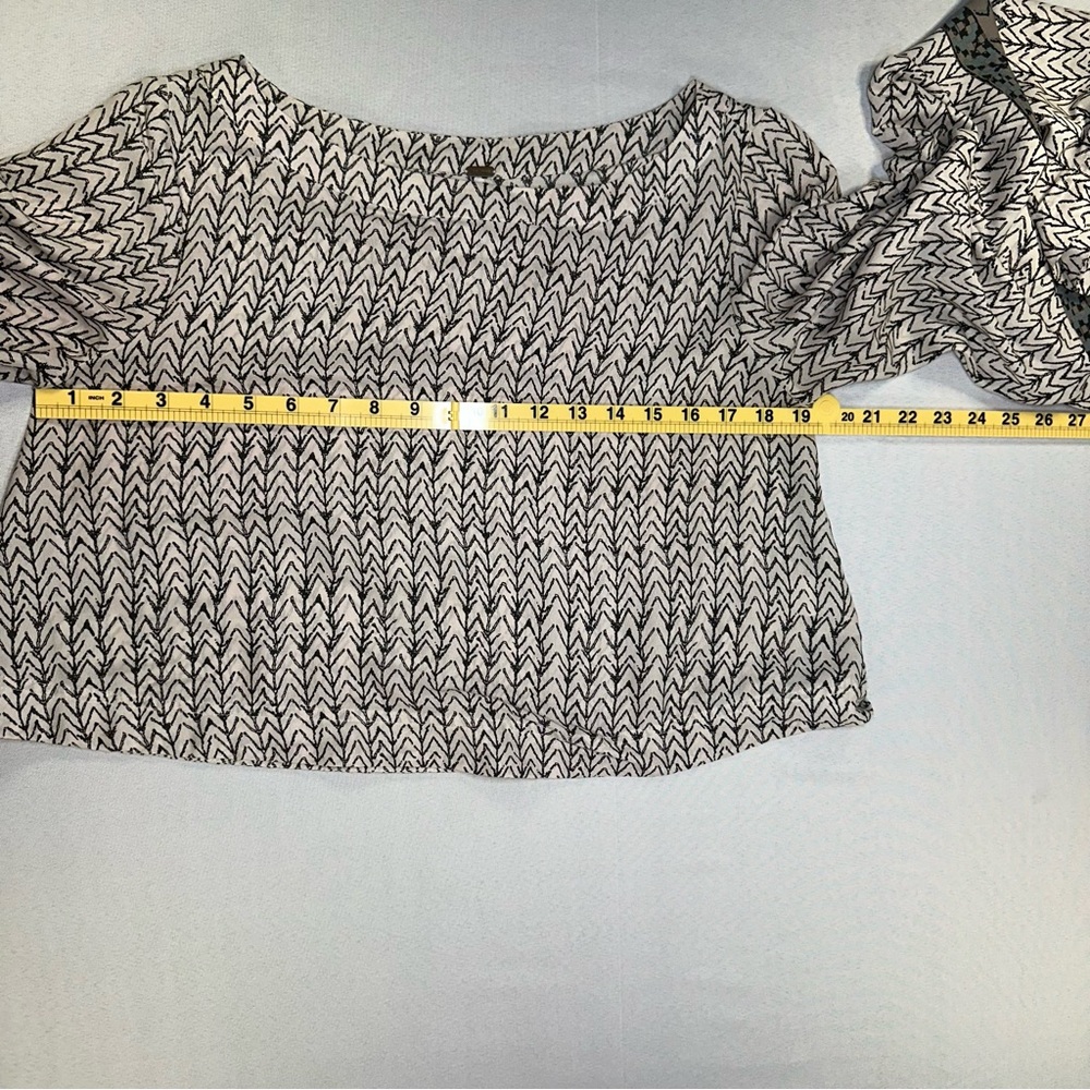 FREE PEOPLE Stars Aligned Bell Sleeve Crop Top Blouse in Chevron Tribal Size S - Picture 11 of 12
